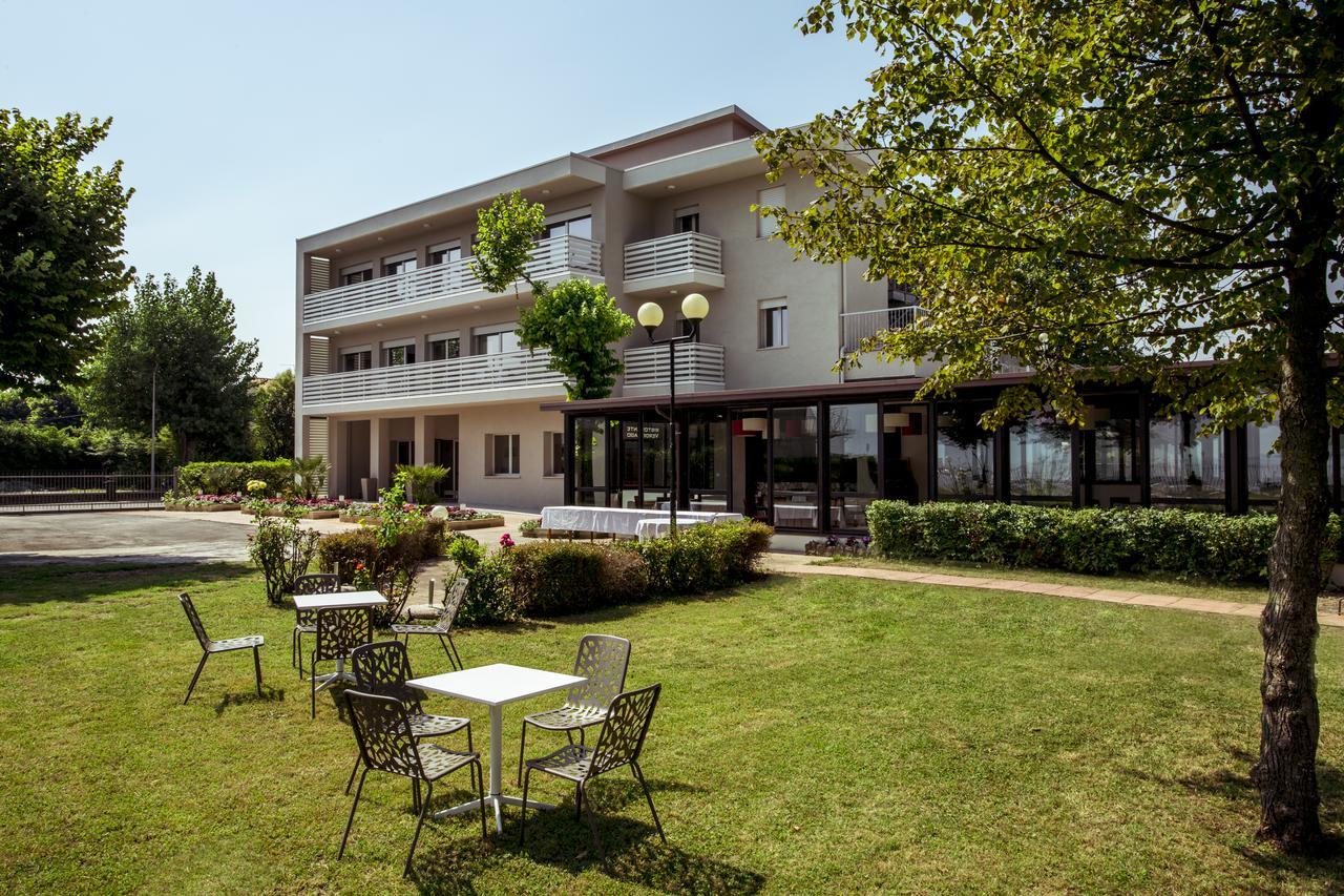 Hotel Stella Del Benaco Manerba del Garda Luaran gambar